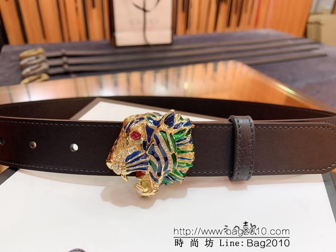 GUCCI古馳 官網新款 原單品質 對版定制皮料 復古彩膠點磚虎頭扣 男款皮帶  xfp1071